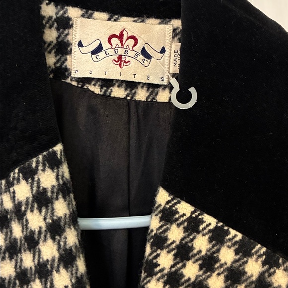 Women's Black and White Houndstooth wool Coat - Picture 7 of 13